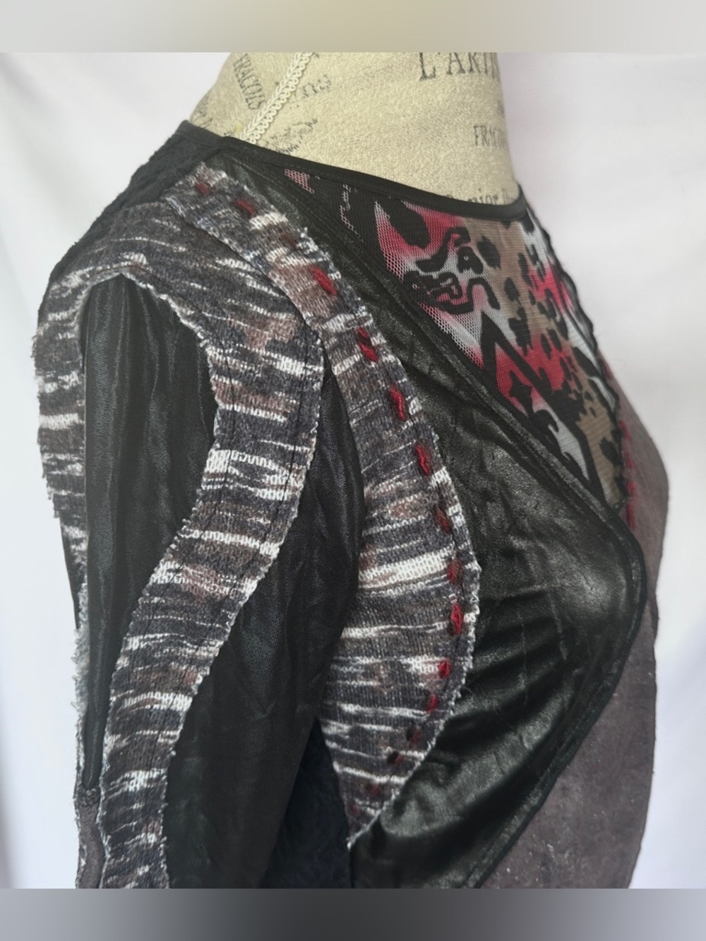 Adam Jacobs Black Geometric Blouse - Picture 7 of 9